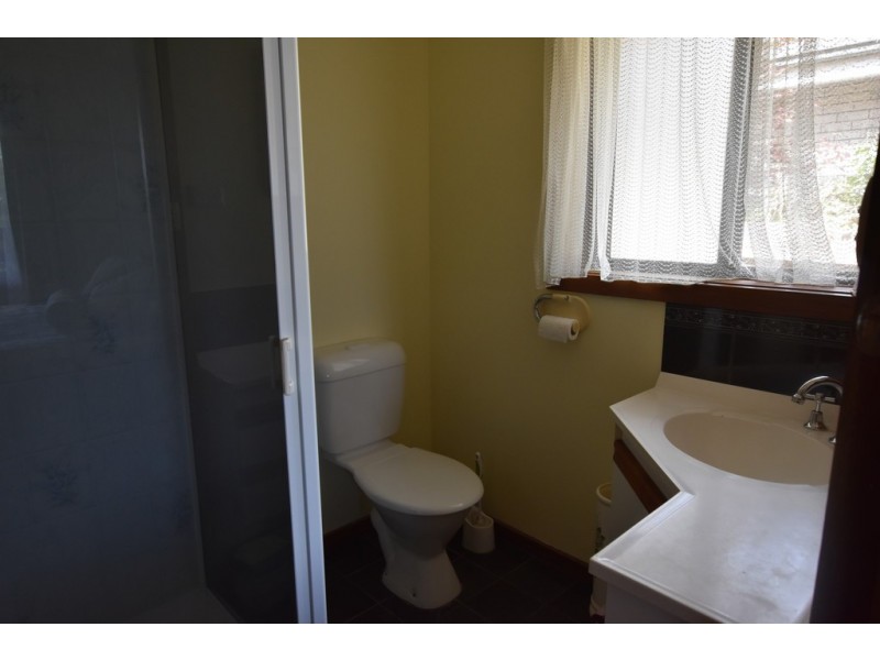 90 Chamberlain Road, Newborough VIC 3825