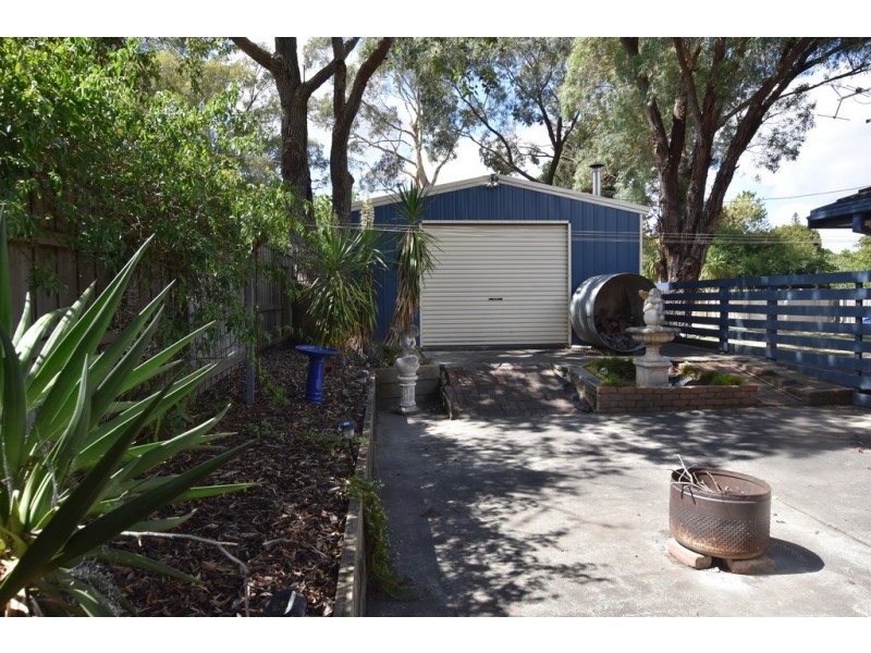 90 Chamberlain Road, Newborough VIC 3825