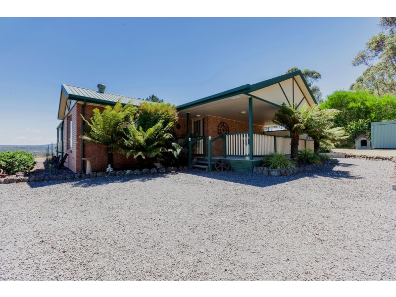 881 Moe Rawson Road, Tanjil South VIC 3825