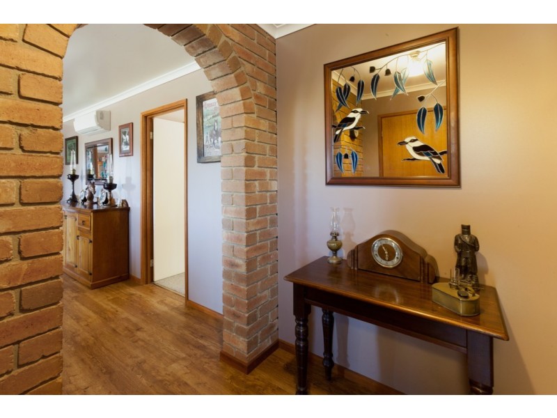 881 Moe Rawson Road, Tanjil South VIC 3825