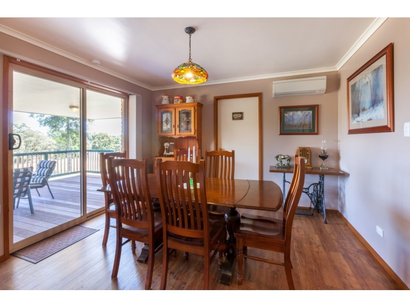 881 Moe Rawson Road, Tanjil South VIC 3825