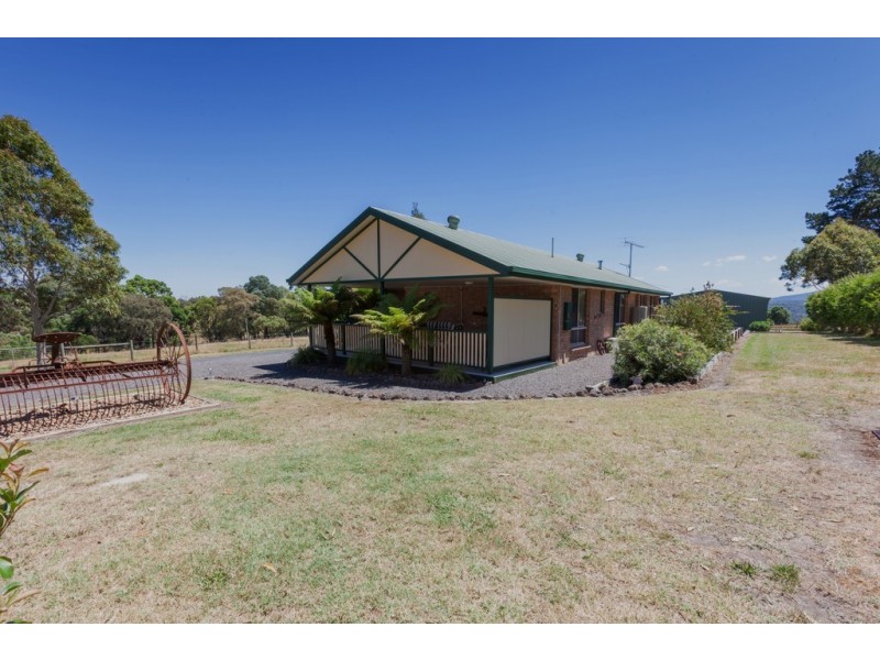 881 Moe Rawson Road, Tanjil South VIC 3825