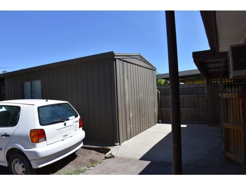 42 Dinwoodie Drive, Newborough VIC 3825