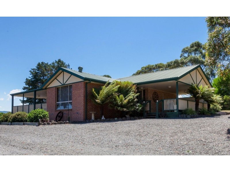 881 Moe Rawson Road, Tanjil South VIC 3825