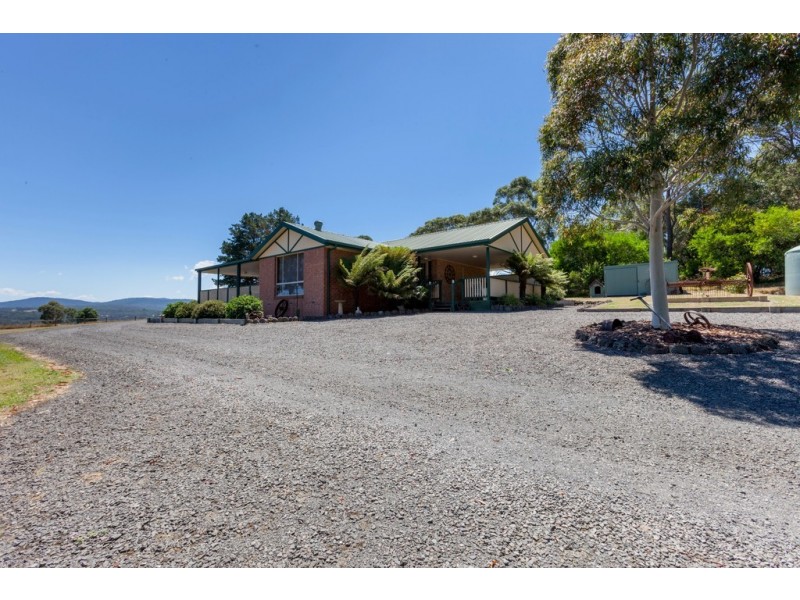 881 Moe Rawson Road, Tanjil South VIC 3825