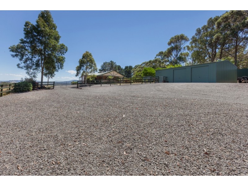 881 Moe Rawson Road, Tanjil South VIC 3825