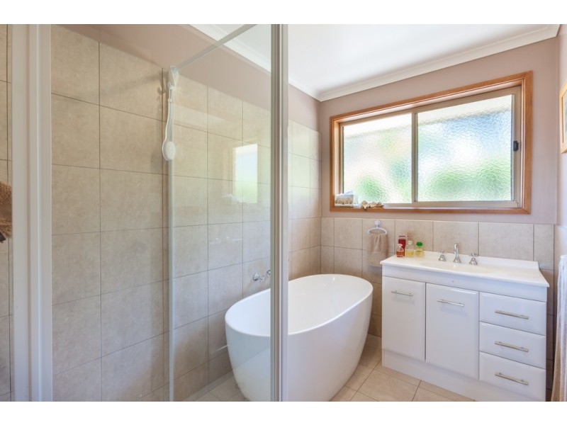 881 Moe Rawson Road, Tanjil South VIC 3825