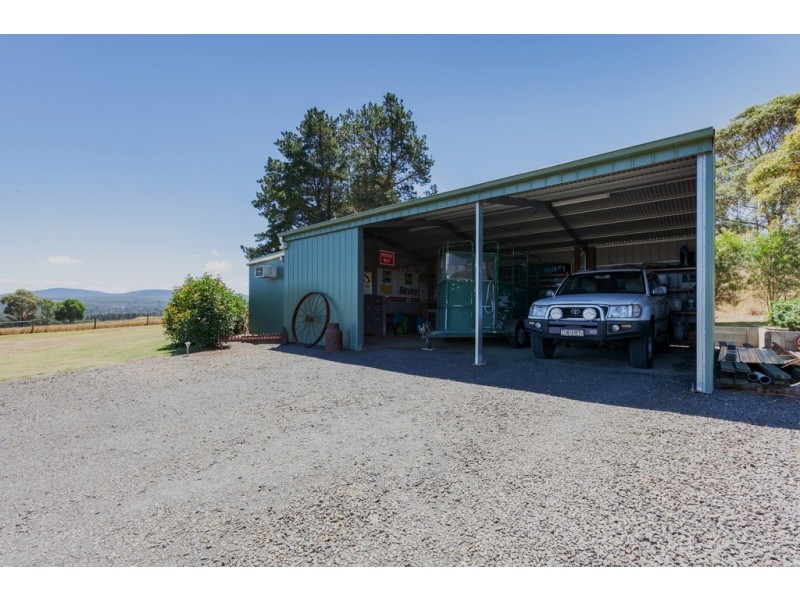 881 Moe Rawson Road, Tanjil South VIC 3825