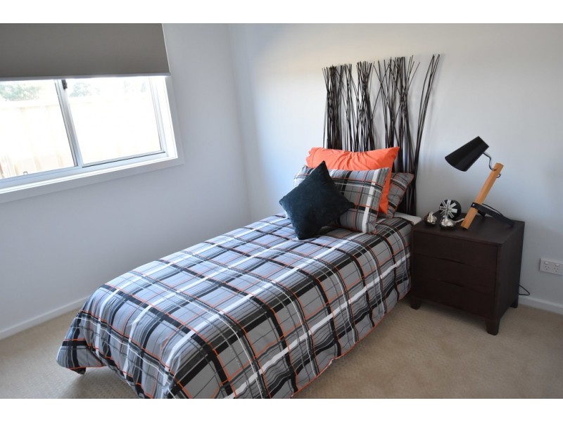 6 Arapiles Drive, Moe VIC 3825