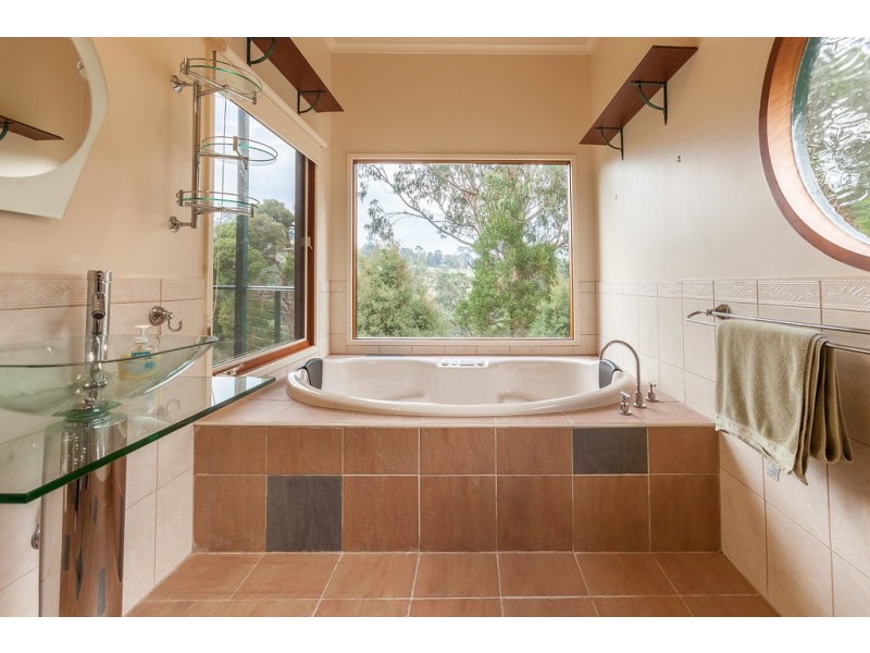 1195 Coalville Road, Narracan VIC 3824