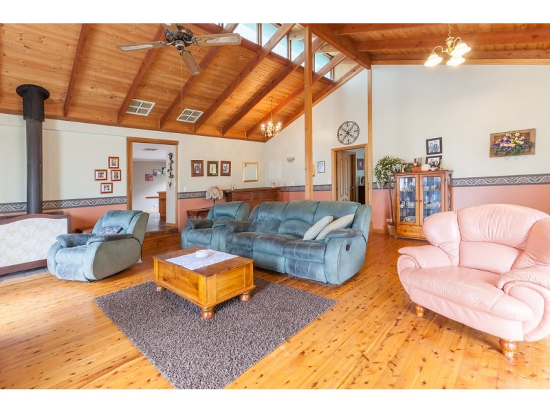 51 Haunted Hills Road, Newborough VIC 3825