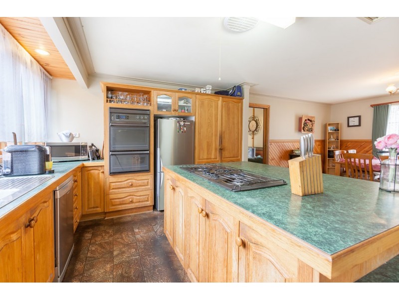 51 Haunted Hills Road, Newborough VIC 3825