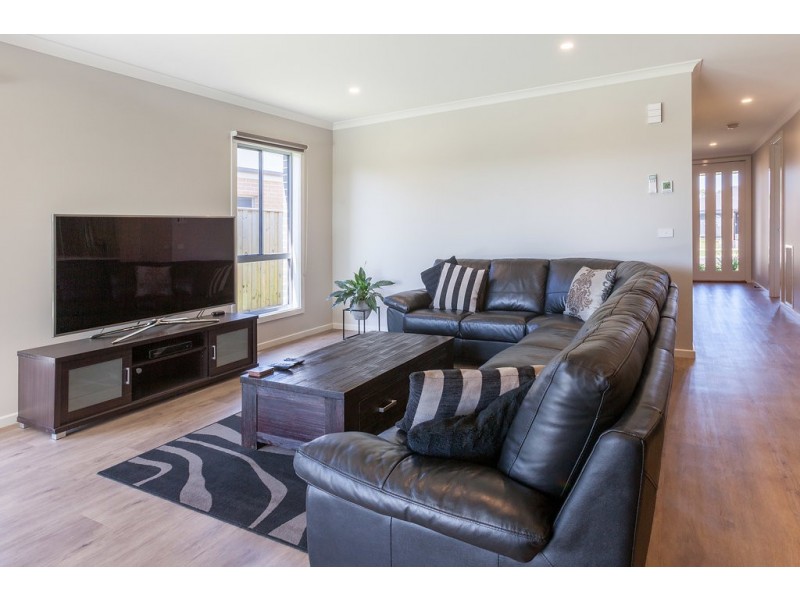 15 Avoca Place, Moe VIC 3825