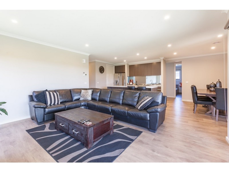 15 Avoca Place, Moe VIC 3825