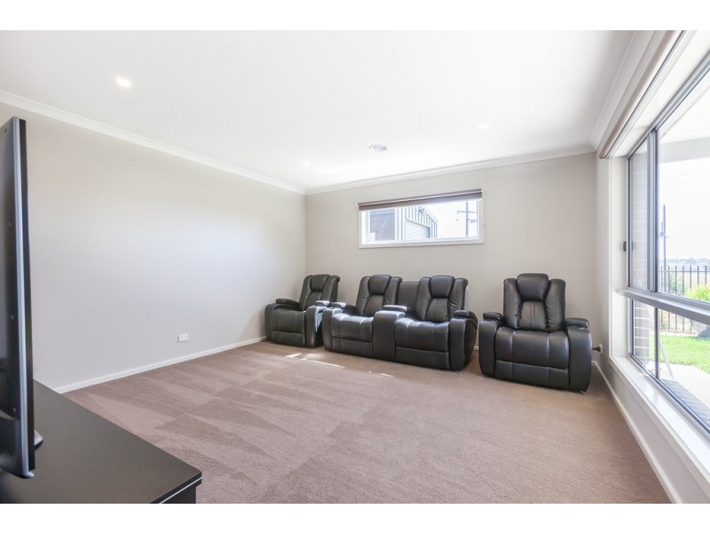 15 Avoca Place, Moe VIC 3825