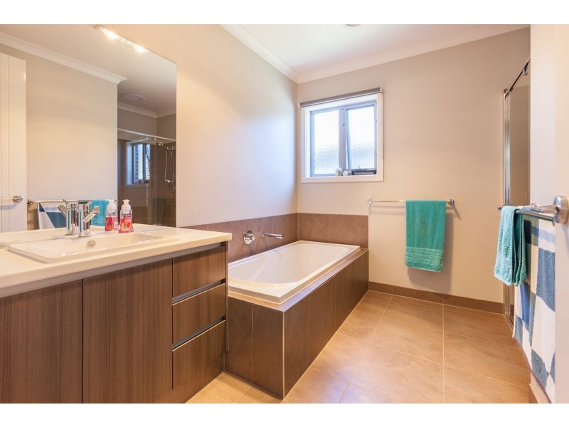 15 Avoca Place, Moe VIC 3825