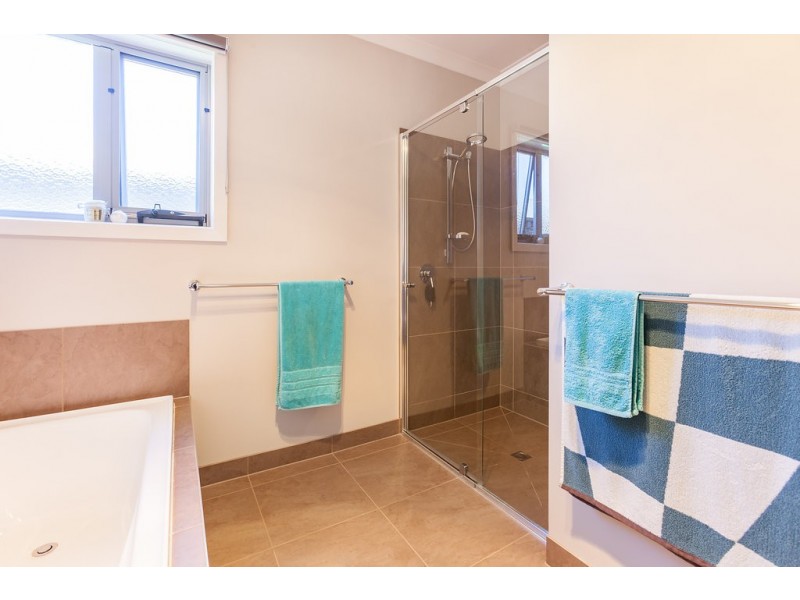 15 Avoca Place, Moe VIC 3825