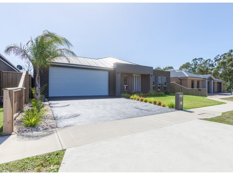 15 Avoca Place, Moe VIC 3825