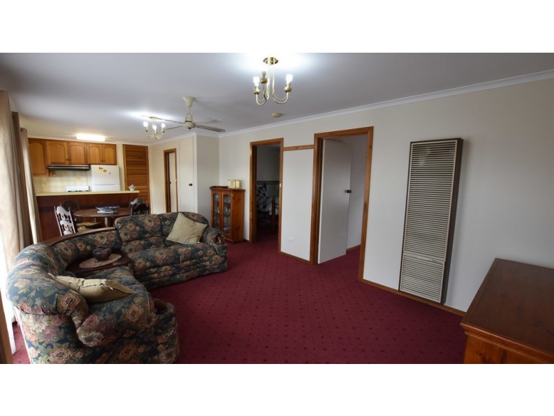 2/2 Evelyn Street, Moe VIC 3825