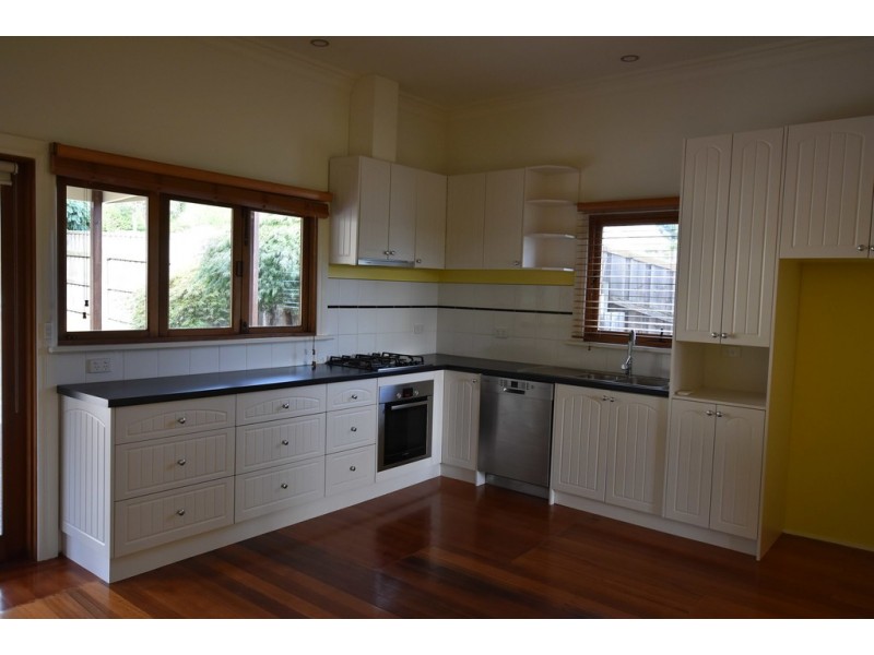 4 Railway Crescent, Moe VIC 3825