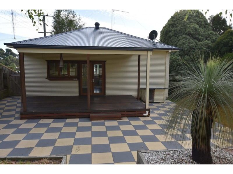 4 Railway Crescent, Moe VIC 3825