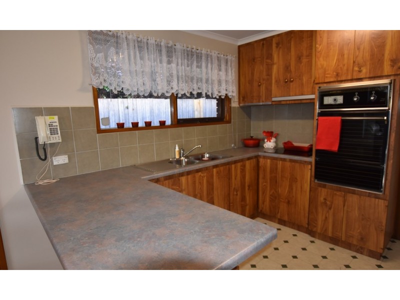 31 Abbott St, Moe VIC 3825