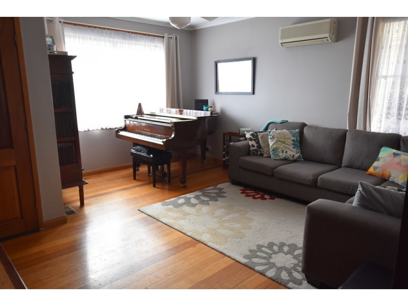 36 Canberra St, Moe VIC 3825