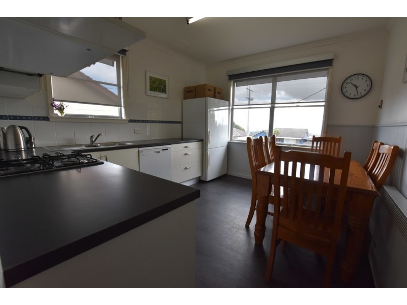 36 Canberra St, Moe VIC 3825