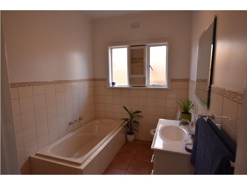 23 Law Street, Newborough VIC 3825