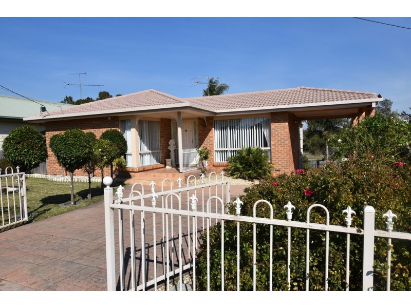 28 Reservoir Road, Moe VIC 3825