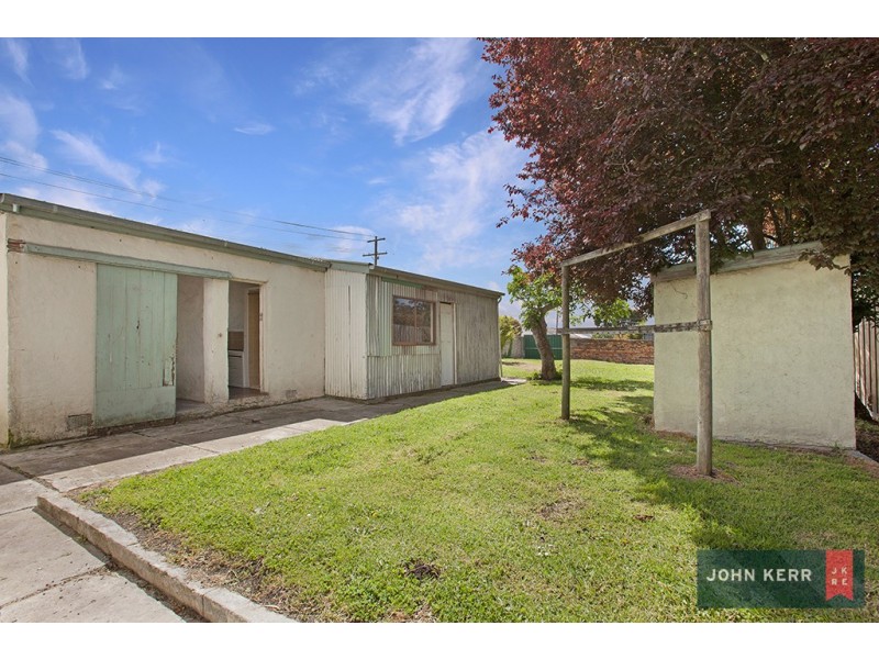 35 Moore Street, Moe VIC 3825