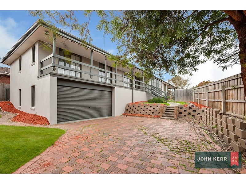 8 Merton Court, Newborough VIC 3825