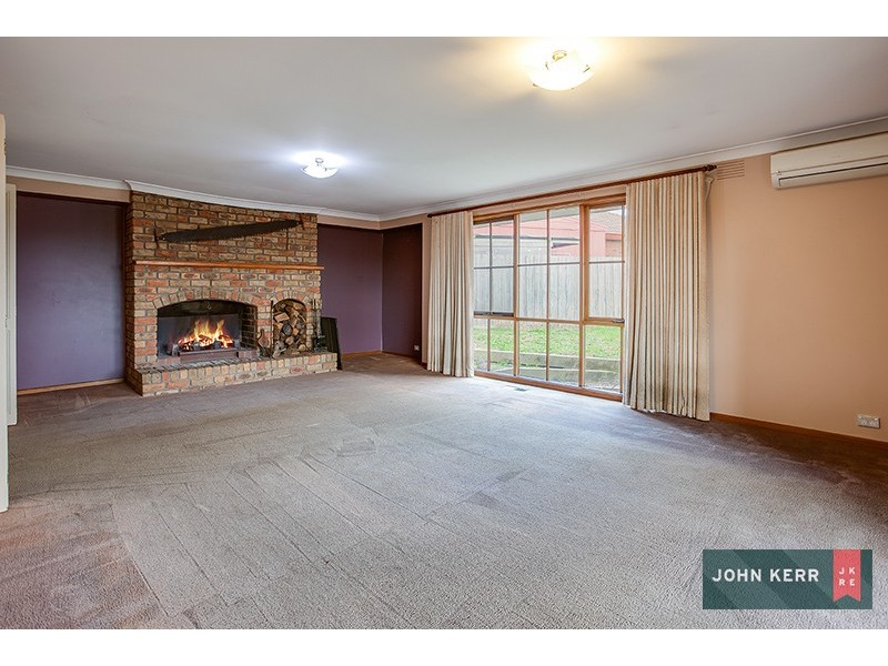 8 Merton Court, Newborough VIC 3825