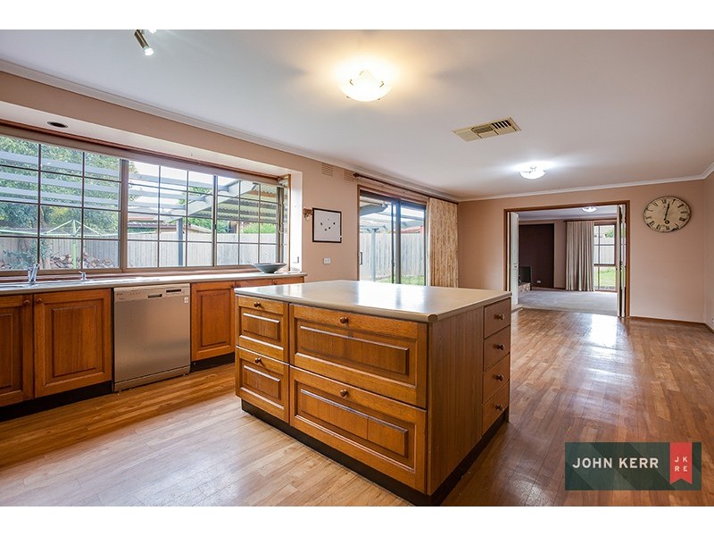 8 Merton Court, Newborough VIC 3825