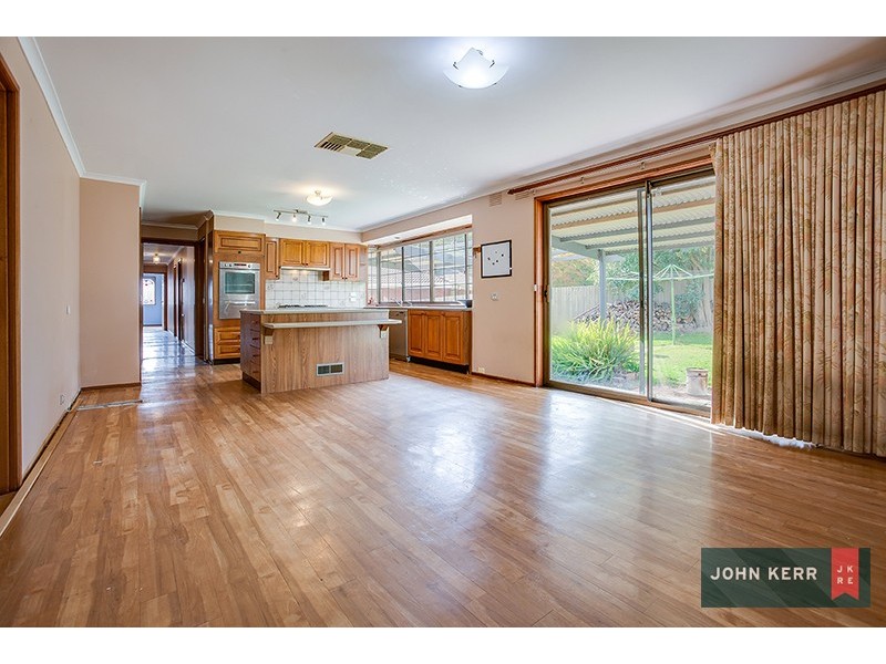 8 Merton Court, Newborough VIC 3825