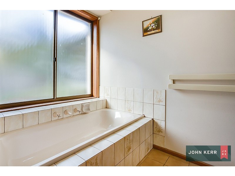 8 Merton Court, Newborough VIC 3825