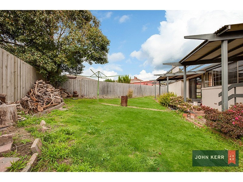 8 Merton Court, Newborough VIC 3825