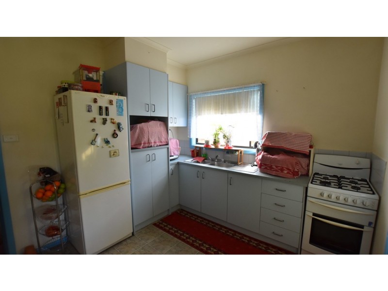 13 Victoria Street, Moe VIC 3825