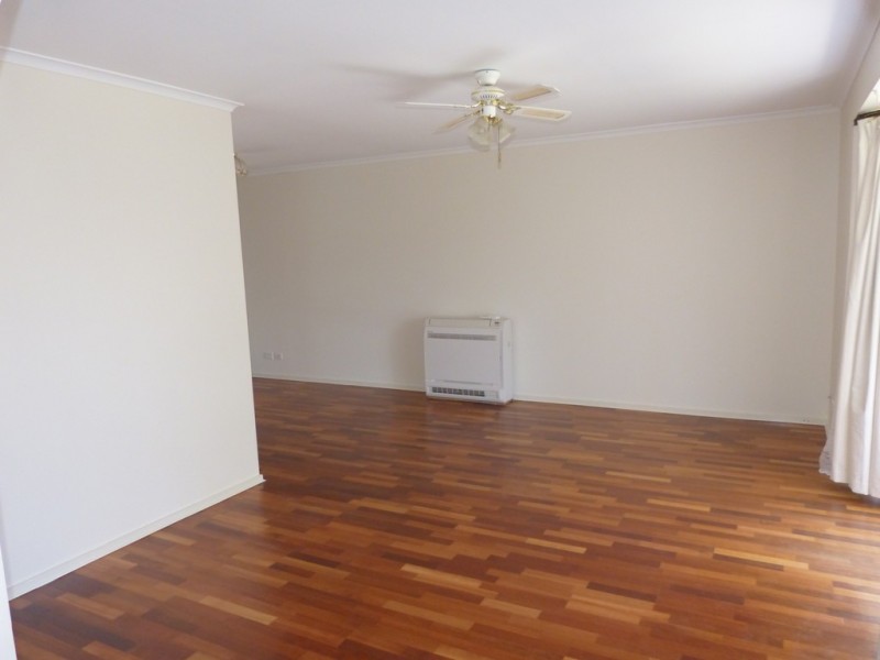 33 Abbott Street, Moe VIC 3825