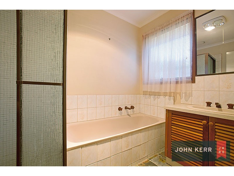 33 Abbott Street, Moe VIC 3825