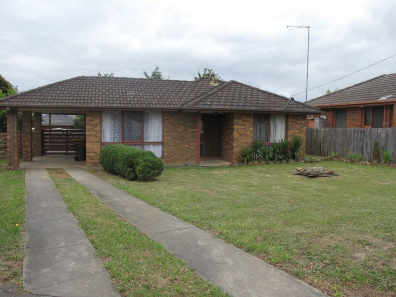 28 Randall Crescent, Moe VIC 3825