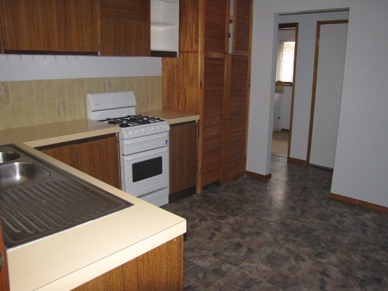 28 Randall Crescent, Moe VIC 3825