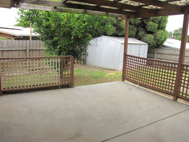 28 Randall Crescent, Moe VIC 3825