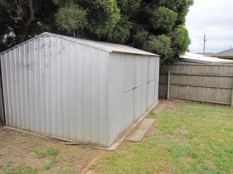 28 Randall Crescent, Moe VIC 3825