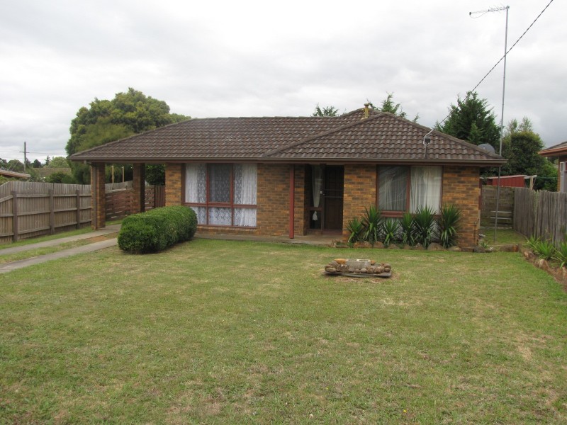 28 Randall Crescent, Moe VIC 3825