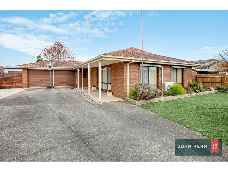 15 Crowe Court, Newborough VIC 3825