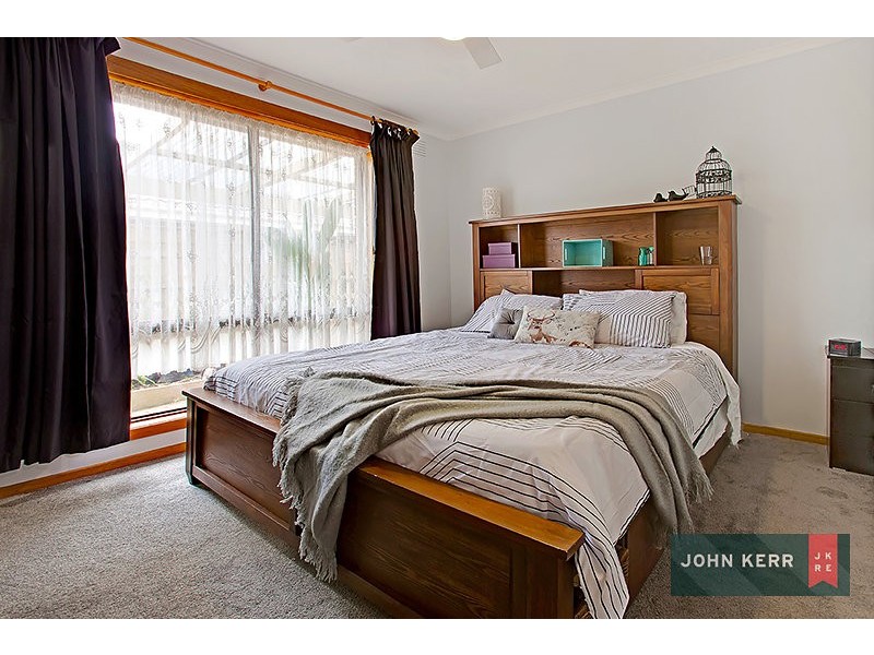 15 Crowe Court, Newborough VIC 3825