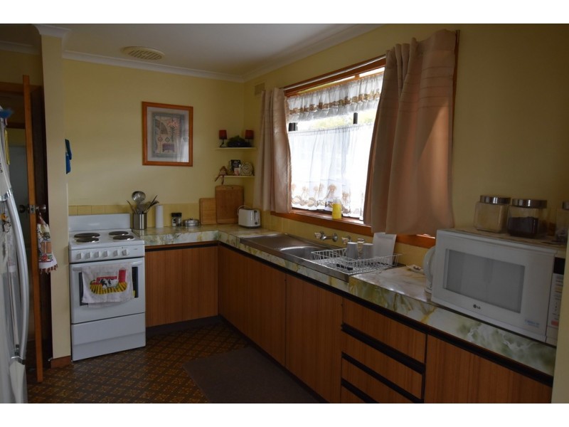 3/5 Tovell Street, Newborough VIC 3825