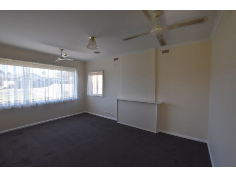 1/21 William Street, Newborough VIC 3825