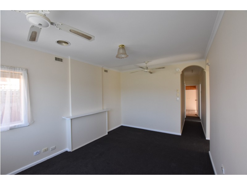 1/21 William Street, Newborough VIC 3825